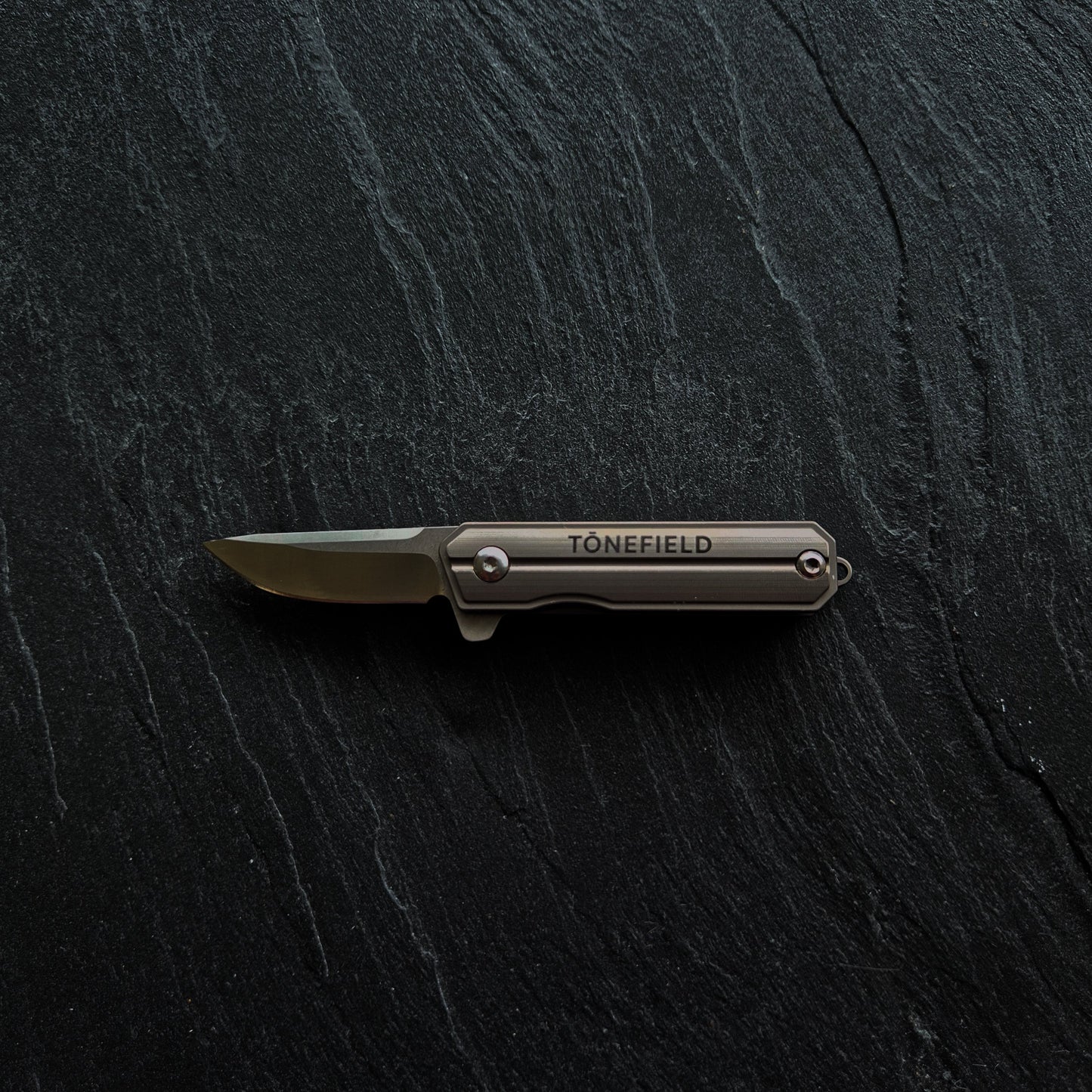 TŌNE 03 - Mini couteau pliant en titane