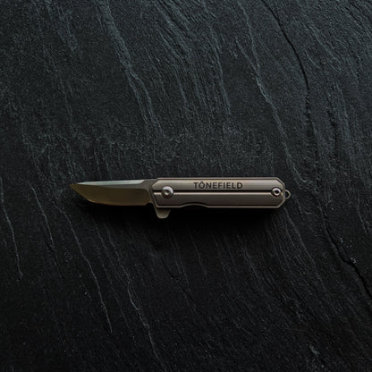 TŌNE 03 - Mini couteau pliant en titane